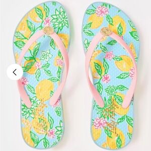 Lilly Pulitzer Pool Side Flip Flops. Color: Bluette Make Lemonade - New